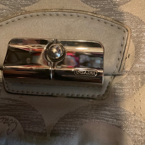 Original Coach Hobo bag in Signature fabric in Cream, soft - Picture 4 of 5